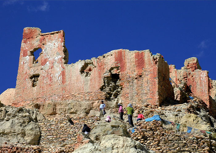 東嘎皮央城堡遺址
