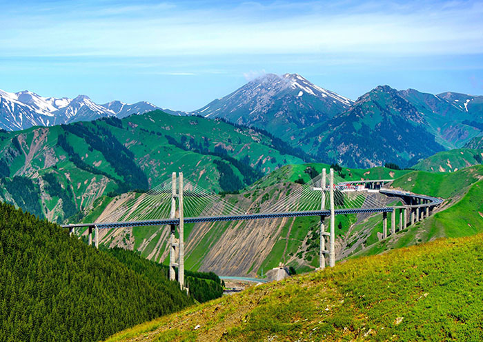 果子溝與果子溝大橋
