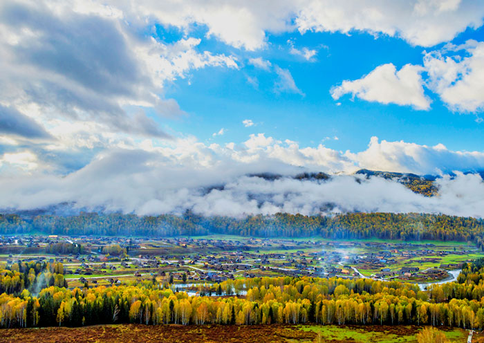 禾木村日出和晨雾