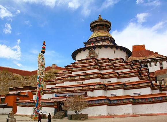 林芝跟團遊不含餐，路上吃什麼呢？