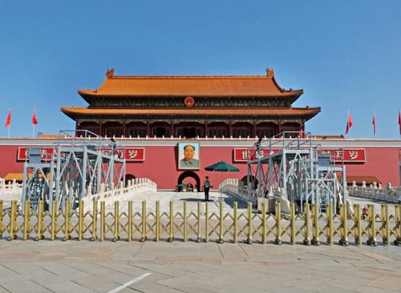 青藏火車上行李放哪兒？可以展開行李箱嗎？