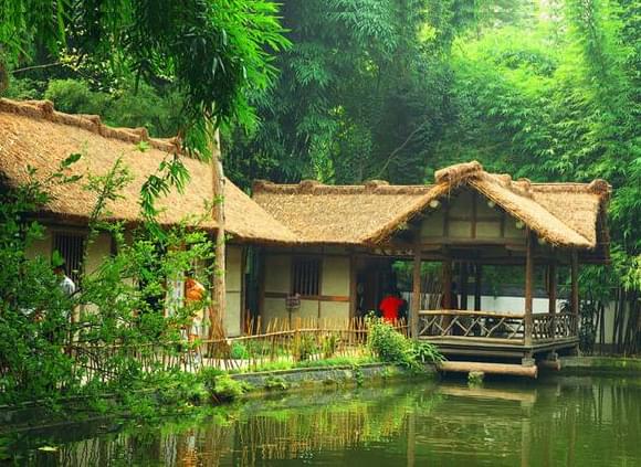 青藏火車上行李放哪兒？可以展開行李箱嗎？