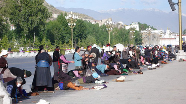 西藏薩噶達瓦節