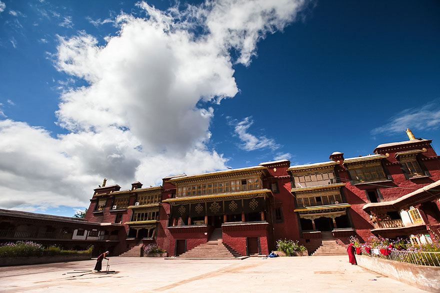 強巴林寺