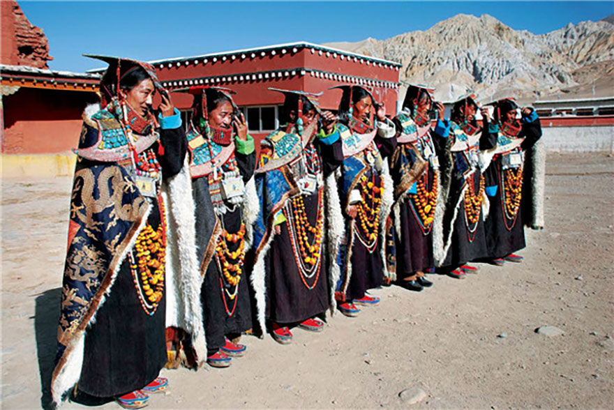 西藏特色-藏服