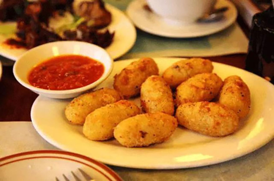 西藏特色小吃-炸灌肺