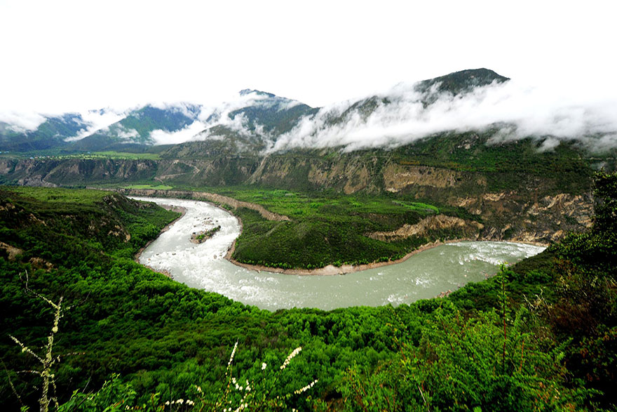 雅魯藏布大峽谷