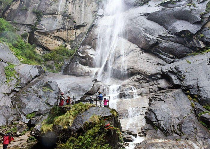 卡定溝風景區
卡定溝風景區