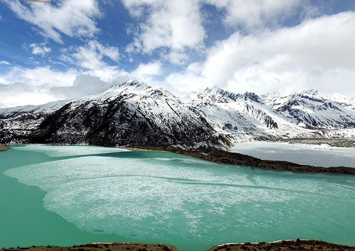 冬天的然烏湖
冬天的然烏湖