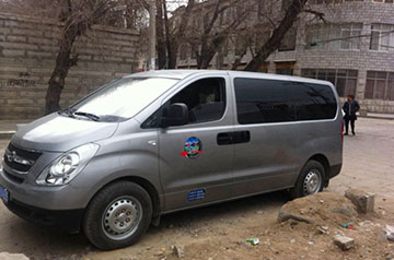 現代8-9座商務車